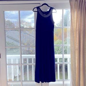 Women’s Sandiva formal dress in XL